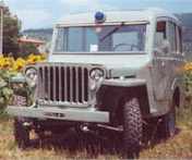 Jeep trasformata in ambulanza subito dopo il secondo conflitto mondiale